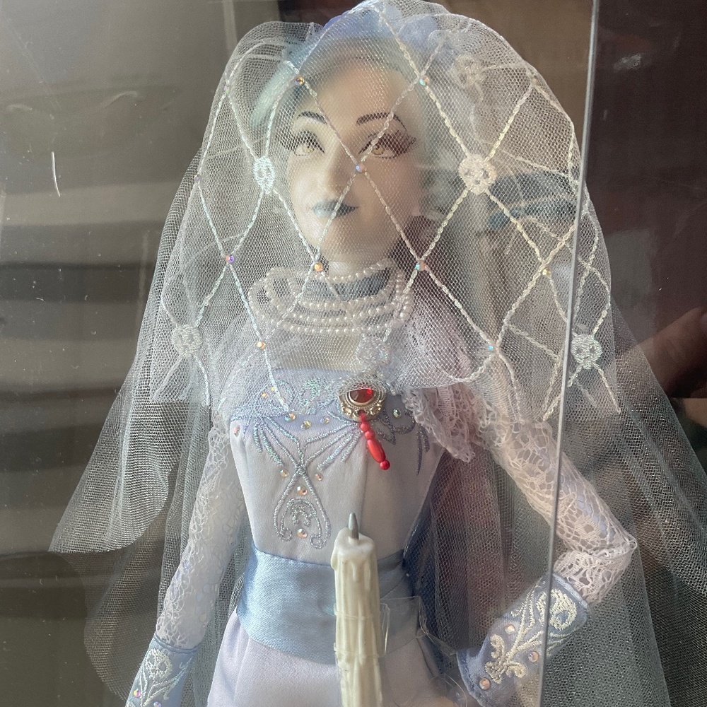 Disney haunted mansion limited edition doll
